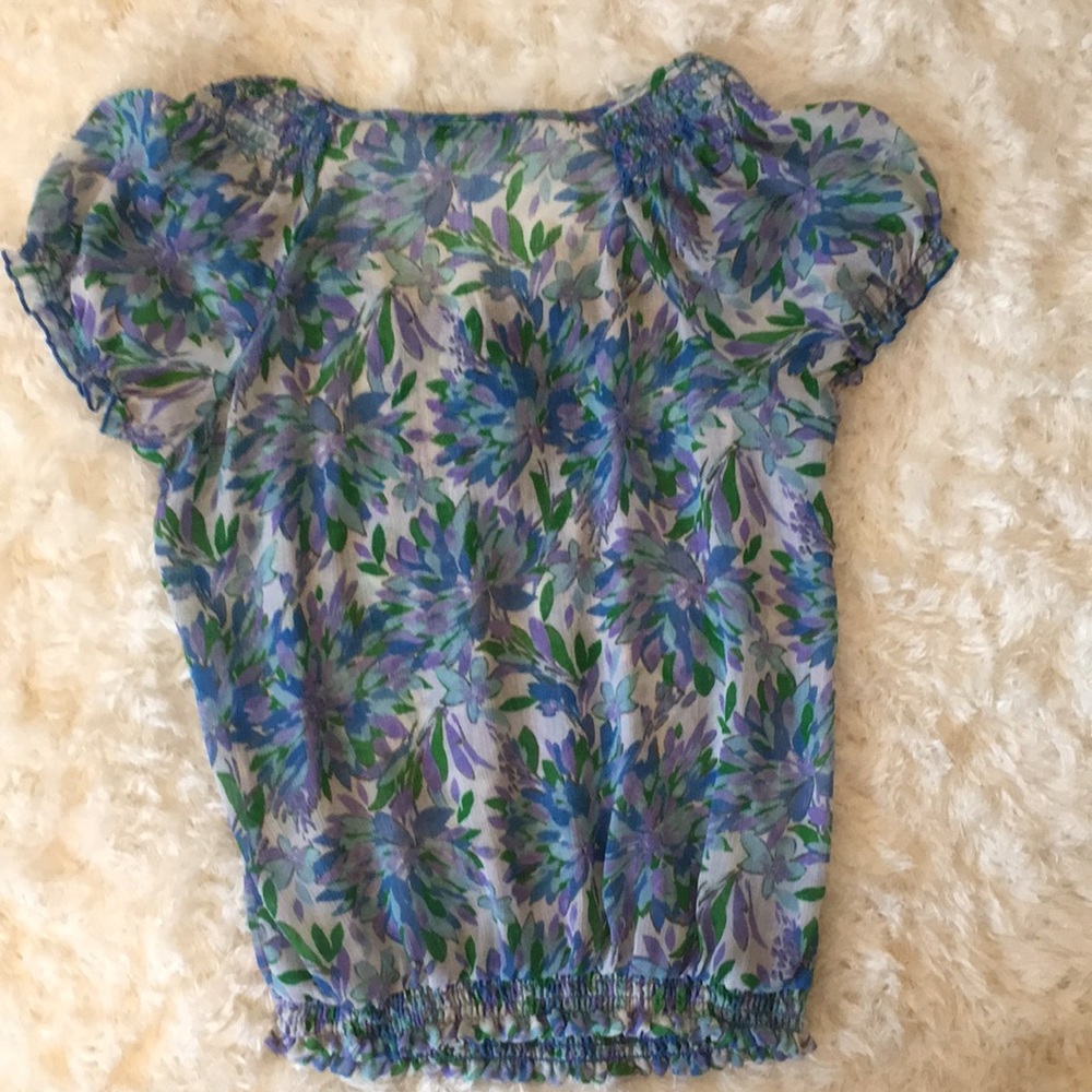 FREE Floral blouse - Picture 6 of 7